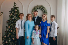 семейная крепость. Семья Микулич: от студенческой весны - к многодетному счастью - фото - 1